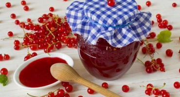 3 Recepty na vypeckované želé z červeného rybízu na zimu